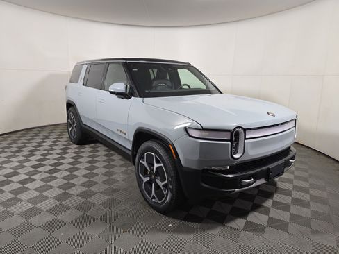 Used 2024 Rivian R1S Adventure AWD/4WD image 7
