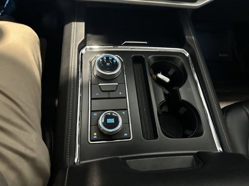 Used 2022 Ford Expedition XLT w/ Equipment Group 202A image 10