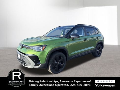 New 2026 Volkswagen Taos SE image 5