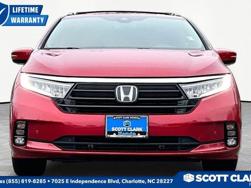 Used 2024 Honda Odyssey Elite image 2