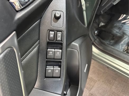 Used 2018 Subaru Forester 2.5i Touring AWD/4WD image 29