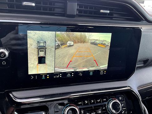 Used 2023 GMC Sierra 1500 AT4 image 10