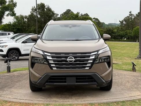 Used 2024 Nissan Rogue SV w/ SV Premium Package FWD image 24