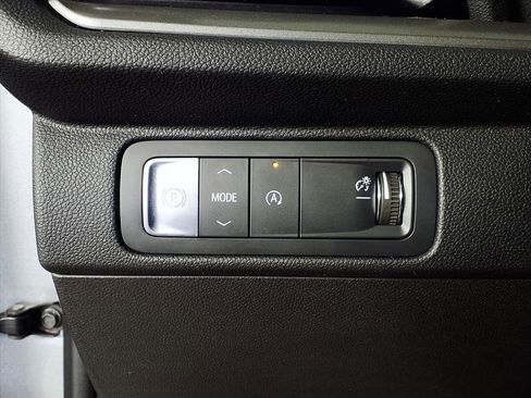 Used 2024 Chevrolet Traverse LT image 19