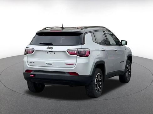 Used 2025 Jeep Compass Trailhawk image 14