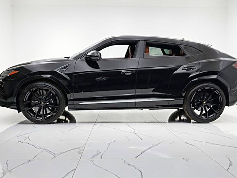 Used 2019 Lamborghini Urus AWD/4WD image 3