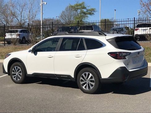 Used 2022 Subaru Outback Premium image 3