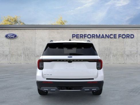 Certified 2025 Ford Explorer Active w/ Active Comfort Package RWD image 5
