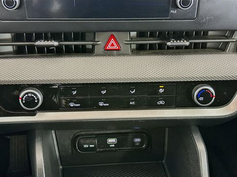 Used 2024 Kia Sportage LX image 22
