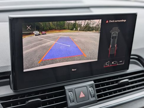 Used 2025 Audi Q5 Premium w/ Convenience Plus Package image 28