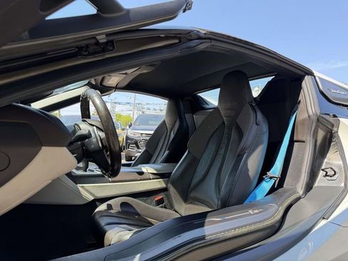 Used 2019 BMW i8 Roadster AWD/4WD image 17