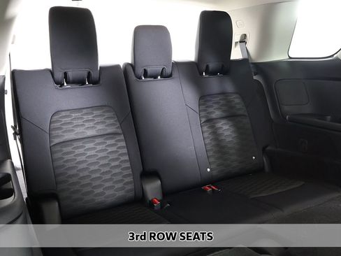 Used 2024 Nissan Pathfinder S image 4