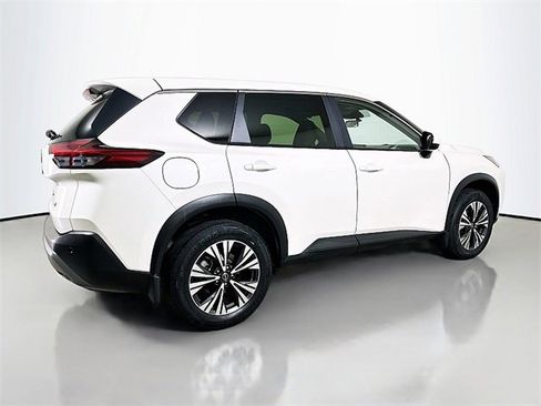 Used 2023 Nissan Rogue SV image 7
