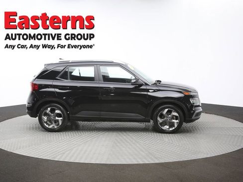Used 2022 Hyundai Venue SEL image 45