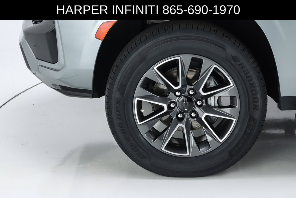 Used 2024 Chevrolet Suburban Z71 w/ Luxury Package AWD/4WD image 46