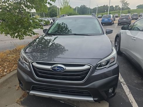 Used 2020 Subaru Outback Limited AWD/4WD image 2