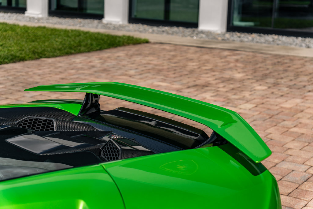 Used 2024 Lamborghini Huracan Tecnica RWD image 17