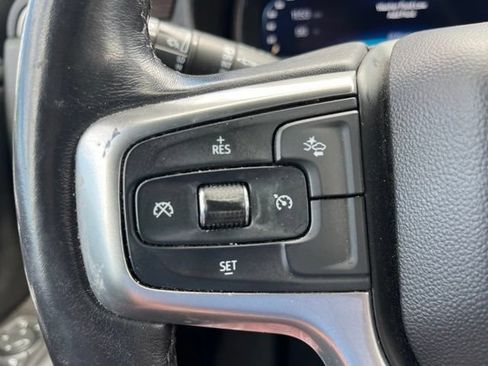 Used 2022 Chevrolet Suburban Z71 w/ Luxury Package AWD/4WD image 27
