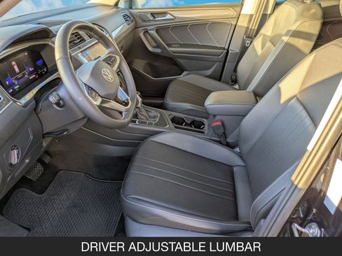 Used 2023 Volkswagen Tiguan SE image 14