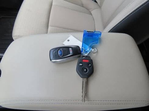 Used 2021 Subaru Ascent Premium w/ Convenience Package image 27