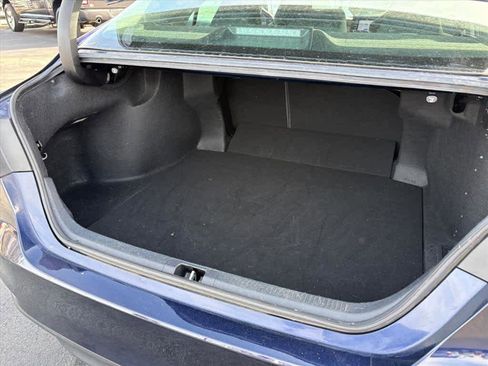 Used 2022 Toyota Camry LE image 30