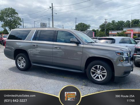 Used 2018 Chevrolet Suburban LT AWD/4WD image 4