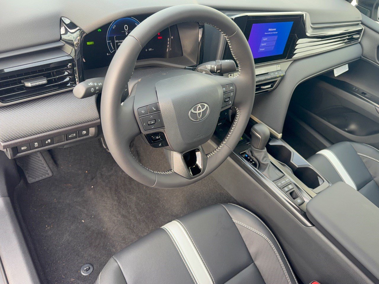 Used 2026 Toyota Camry SE FWD image 4