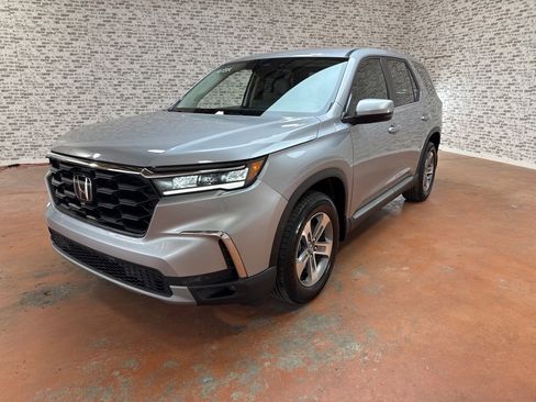 Used 2025 Honda Pilot EX-L image 3