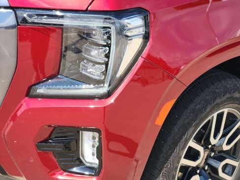 Used 2024 GMC Yukon AT4 w/ Technology Package AWD/4WD image 10