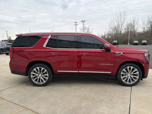 Used 2023 GMC Yukon Denali w/ Denali Reserve Package image 4