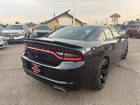 Used 2017 Dodge Charger R/T w/ Blacktop Package RWD image 8