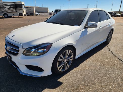 Used 2014 Mercedes-Benz E 350 Sedan image 3