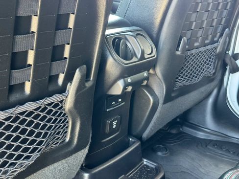Used 2020 Jeep Wrangler Unlimited Rubicon AWD/4WD image 31
