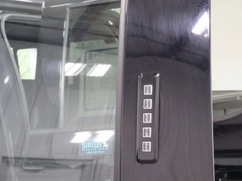 Used 2017 Ford F150 Lariat image 41