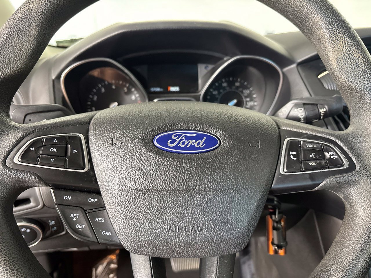 Used 2018 Ford Focus SE w/ SE Appearance Package FWD image 14