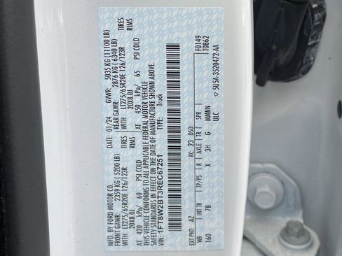 Used 2024 Ford F250 Platinum image 34