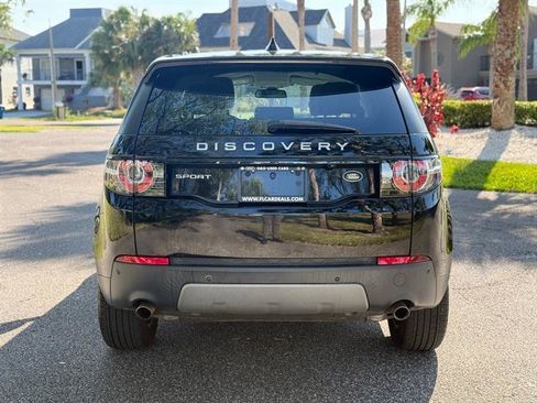 Used 2019 Land Rover Discovery Sport SE AWD/4WD image 4