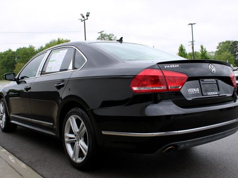 Used 2013 Volkswagen Passat TDI SEL Premium image 4