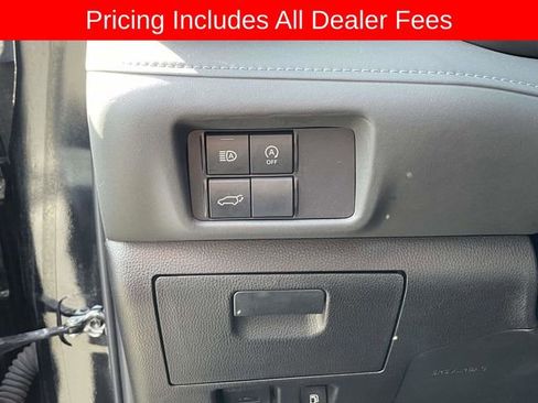 Used 2024 Toyota Highlander XLE AWD/4WD image 24