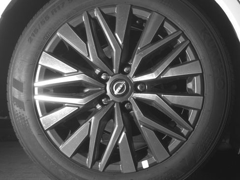 Used 2025 Nissan Altima 2.5 SV FWD image 15