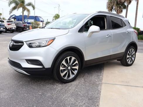 Used 2022 Buick Encore Preferred w/ Safety Package FWD image 4