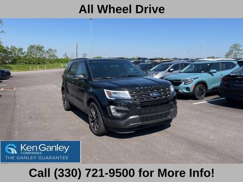 Used 2017 Ford Explorer XLT w/ Equipment Group 202A AWD/4WD image 3