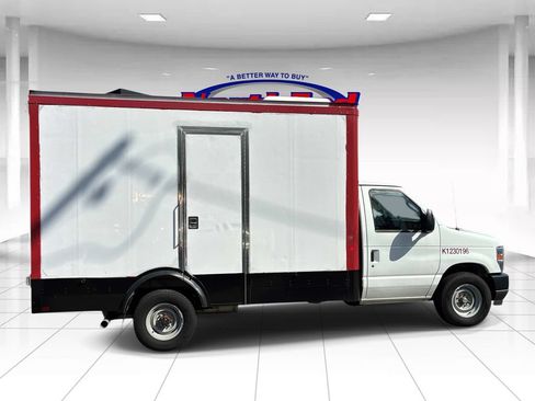 Used 2024 Ford E-350 and Econoline 350 Super Duty w/ Power Windows & Locks Group RWD image 8