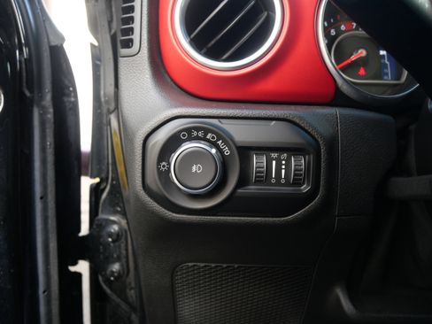 Used 2019 Jeep Wrangler Unlimited Rubicon w/ Dual Top Group image 10