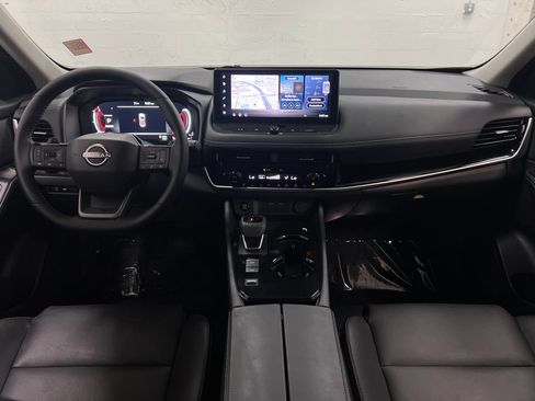 Used 2025 Nissan Rogue SL w/ SL Premium Package FWD image 14