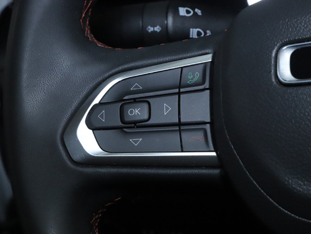 Used 2025 Jeep Compass Trailhawk AWD/4WD image 22