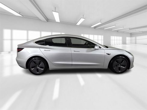 Used 2018 Tesla Model 3 Long Range image 8