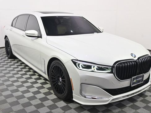 Used 2022 BMW ALPINA B7 xDrive w/ Luxury Rear Seating Package image 8