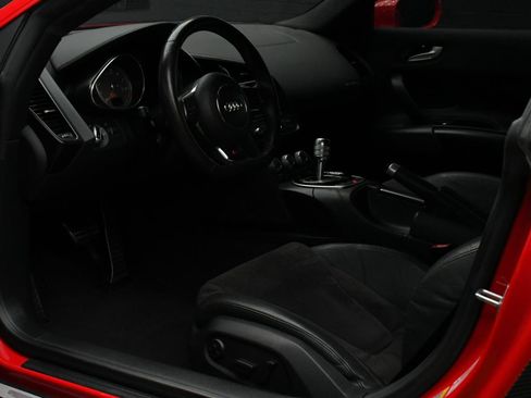 Used 2014 Audi R8 V8 w/ Convenience Package AWD/4WD image 25