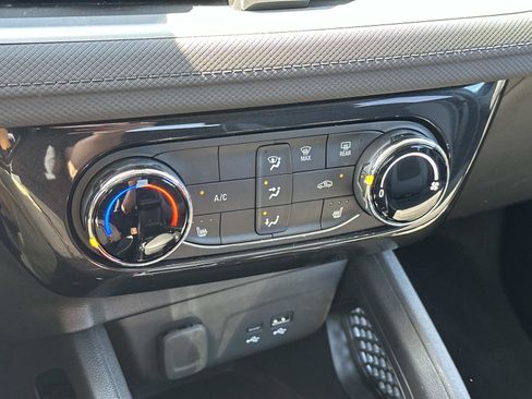 Certified 2024 Chevrolet TrailBlazer LT w/ LT Cold Weather Package AWD/4WD image 29